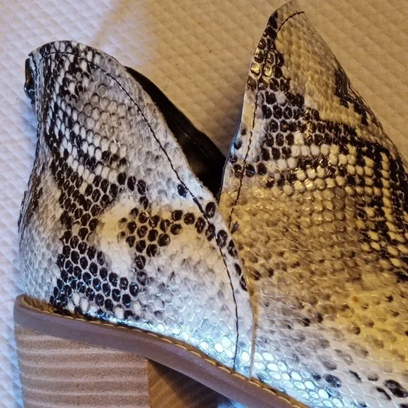 Blondo Ankle Boots 8 - Picture 6 of 8